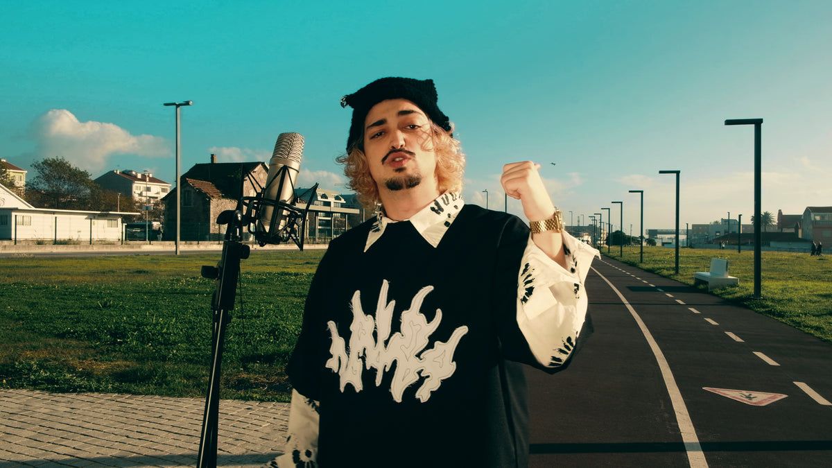 Frame do videoclipe